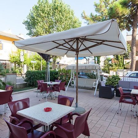 Hotel Gabry Cervia Extérieur photo