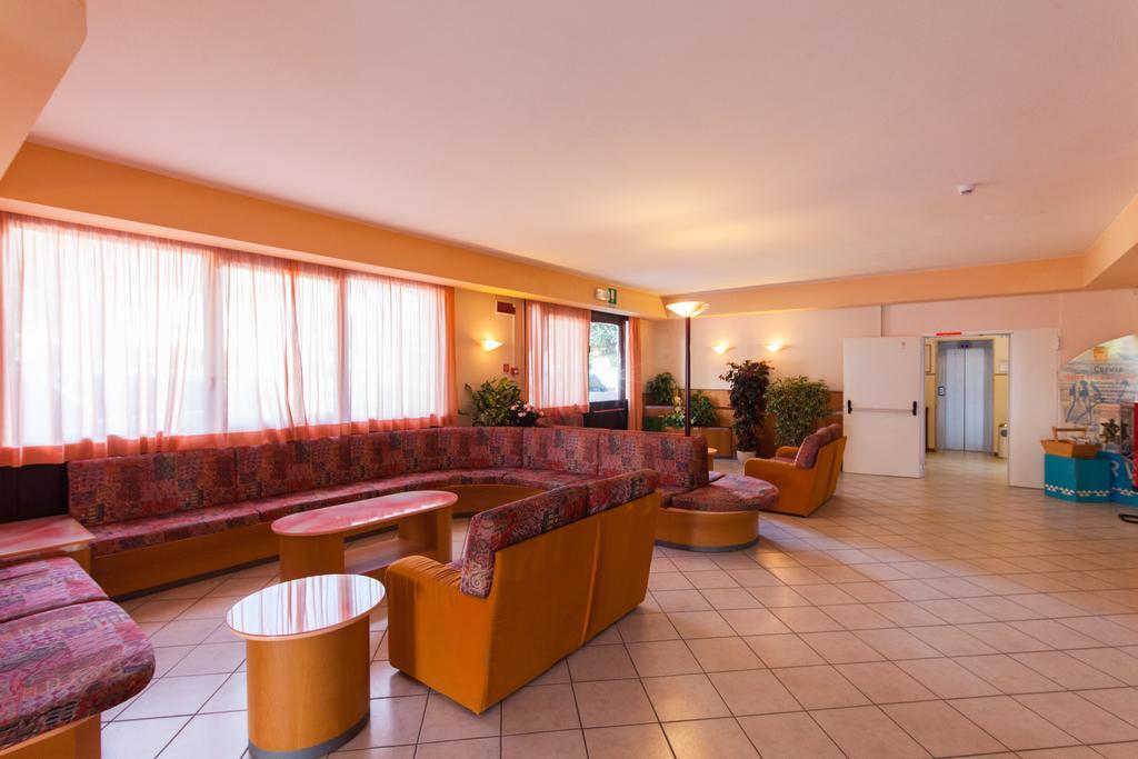 Hotel Gabry Cervia Extérieur photo